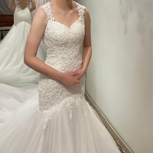 Antique White Satin Lace Tulle Beaded Bridal Gown - YNS Wedding Tokyo - Picture 3 of 16